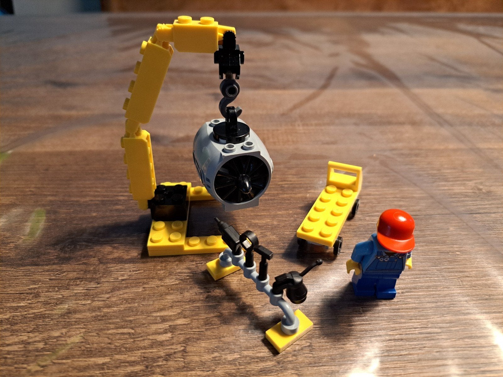 Lego City 7901 Vliegtuigmonteur met kraan, Kinderen en Baby's, City, Lego, Ophalen of Verzenden, Zo goed als nieuw