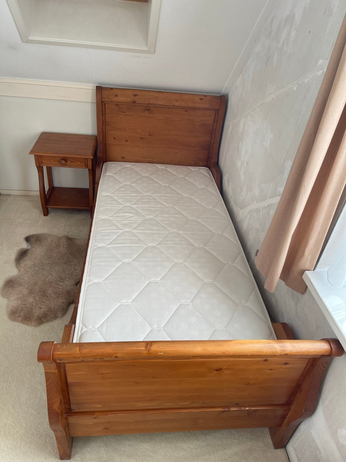 Mooie complete grenen slaapkamer meubels, Ophalen, Zo goed als nieuw, Eenpersoons