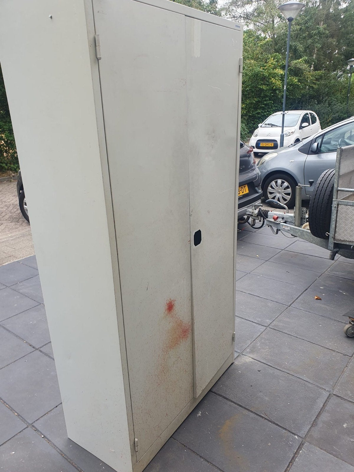 metalen kast, Ophalen