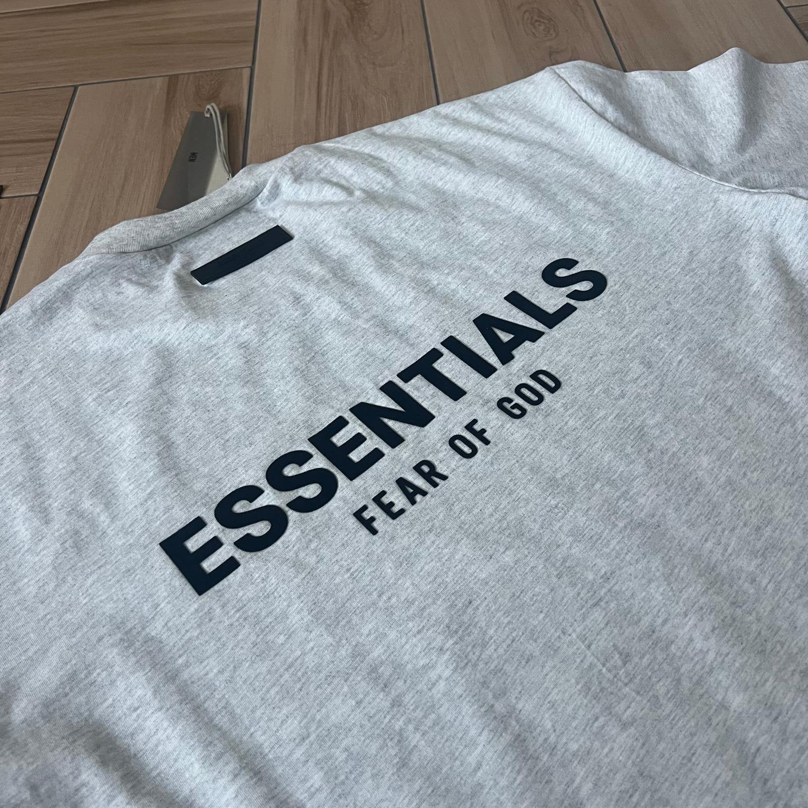 Essentials t-shirt nieuw, Ophalen of Verzenden, Nieuw, Maat 48/50 (M), Grijs