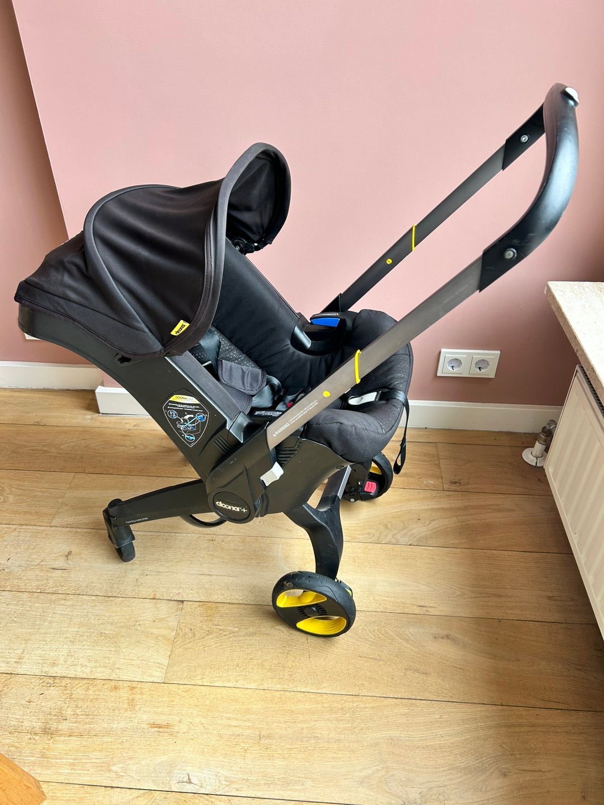 Doona kinderwagen + zitverkleiners + reishoes vliegtuig, Zo goed als nieuw, Met autostoeltje, Ophalen, Kinderwagen