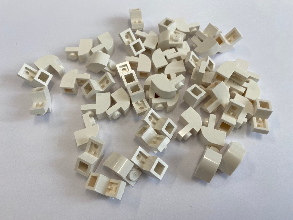 Partij nieuwe 50x 1x2x1 Lego gebogen stenen in diverse kleur, Overige thema's, Lego, Nieuw, Ophalen of Verzenden