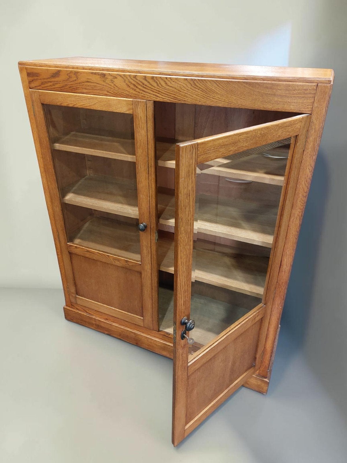 Amsterdamse School kast art deco boekenkast, Ophalen