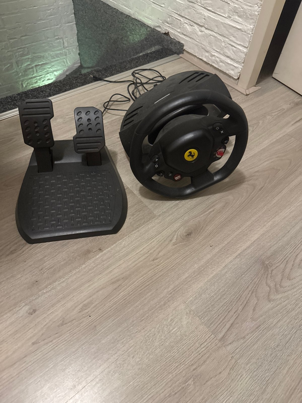 Thrustmaster T80 Ferrari stuur met pedalen (USB), Ophalen, Overige merken, Zo goed als nieuw