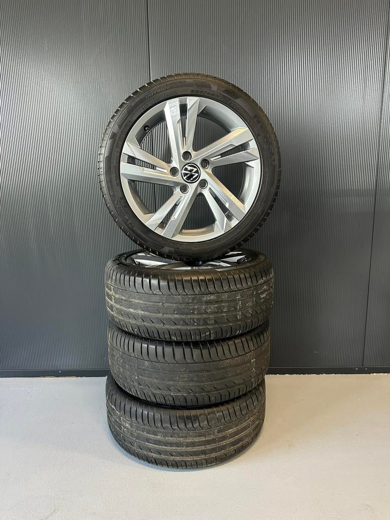 Volkswagen Golf 8 zomerwielen 17”  (NIEUW), Auto-onderdelen, Ophalen, Banden en Velgen, Nieuw, 17 inch