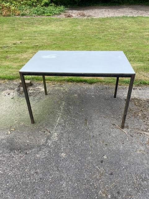 werktafeltje met trespa blad 120x75, Ophalen, Gebruikt