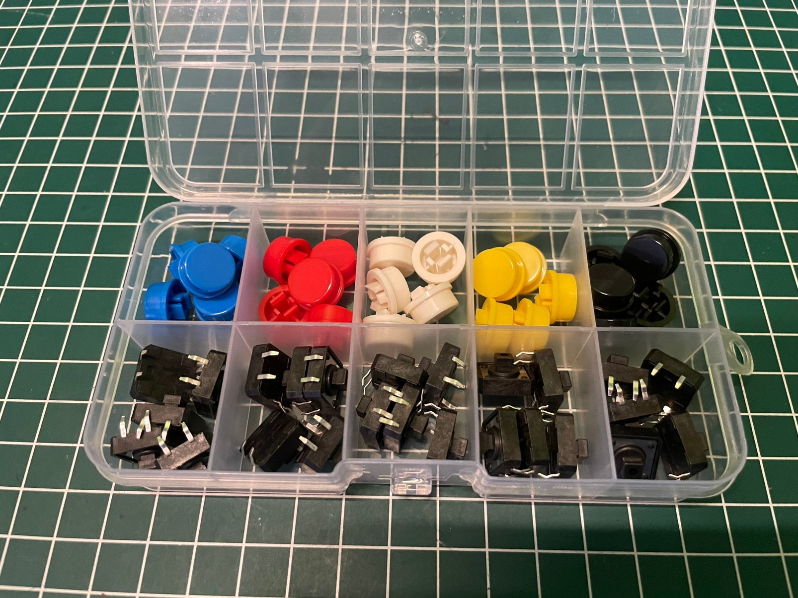 Schakelaars gekleurd, Hobby en Vrije tijd, Elektronica-componenten, Ophalen of Verzenden, Zo goed als nieuw