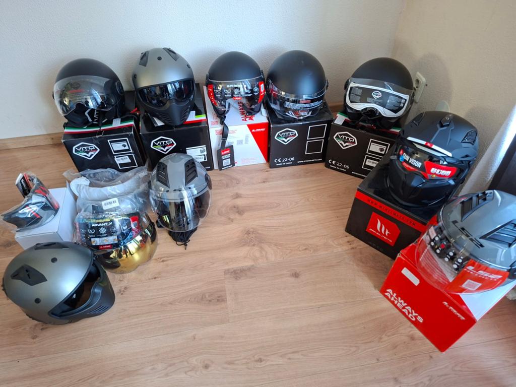 Partij helmen Vito / MT / jethelm / integraalhelm helm ls2, Fietsen en Brommers, Ophalen, Nieuw
