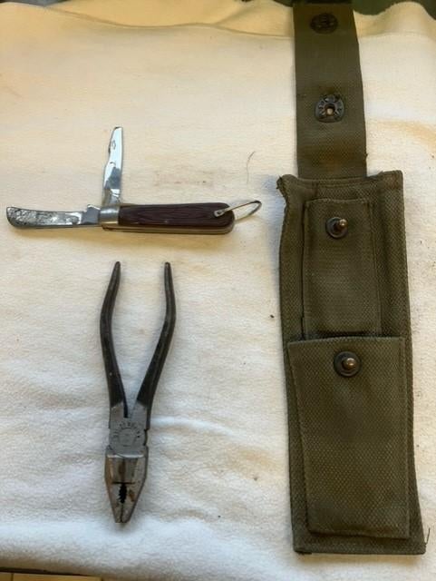 Tang met zakmes model TE 33 tbv lijnwerkers signal corps KL., Verzamelen, Ophalen of Verzenden, Landmacht, Nederland, Overige typen