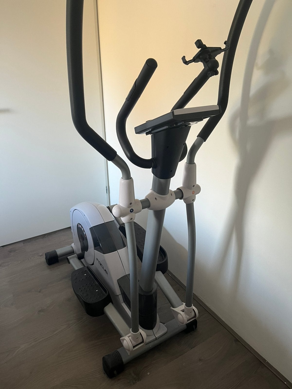 2 Crosstrainers focus fox 3, Ophalen of Verzenden, Zo goed als nieuw, Crosstrainer