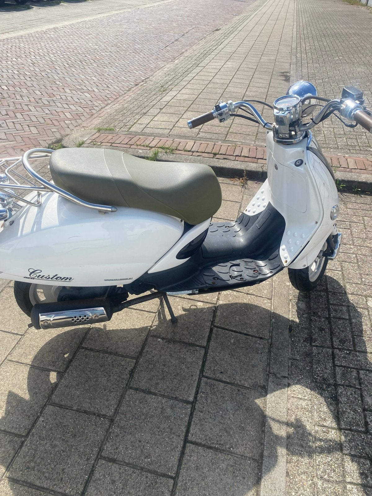 Killerbee Custom Scooter - Weinig KMS, inclusief beurt, Fietsen en Brommers, Ophalen of Verzenden, Gebruikt