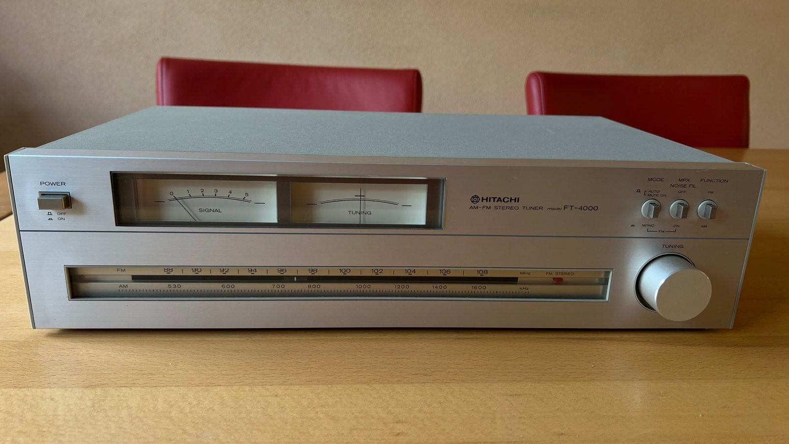 Hitachi stereo tuner, Ophalen of Verzenden, Gebruikt, Analoog