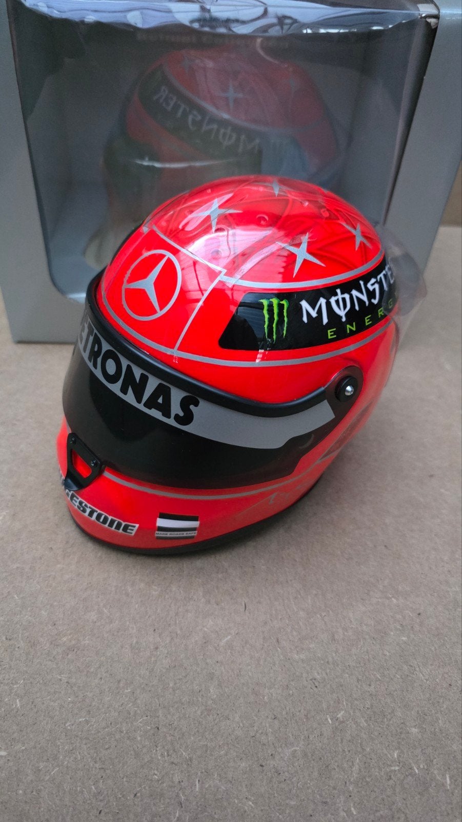 Zeldzame Michael Schumacher Mercedes 2010 helm 1:2, Verzamelen, Ophalen of Verzenden, Nieuw, Formule 1