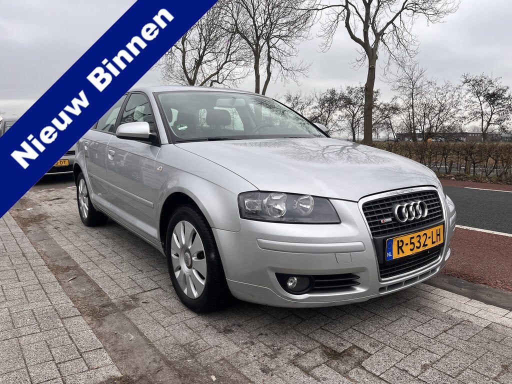 Audi A3 Sportback 1.6 FSI 5DRS. Ambiente S-Line Stoelverw. P, Auto's, Voorwielaandrijving, 15 km/l, Gebruikt, 4 cilinders