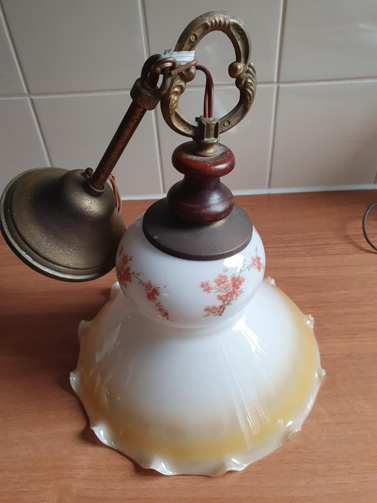 Antieke plafondlamp met bloemmotief, Ophalen