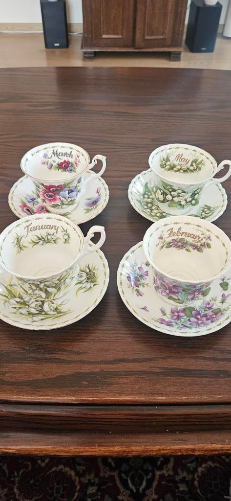 Royal Albert Flower of the Month kop en schotel, Antiek en Kunst, Ophalen of Verzenden
