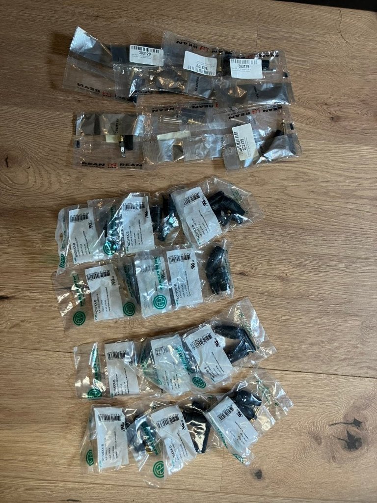 Partij Neutrik XLR's & Rean TRS Jacks, Ophalen of Verzenden, Nieuw, Apparatuur
