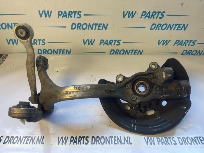Fusee rechts-voor van een Audi A8, Gebruikt, -, Verzenden, -