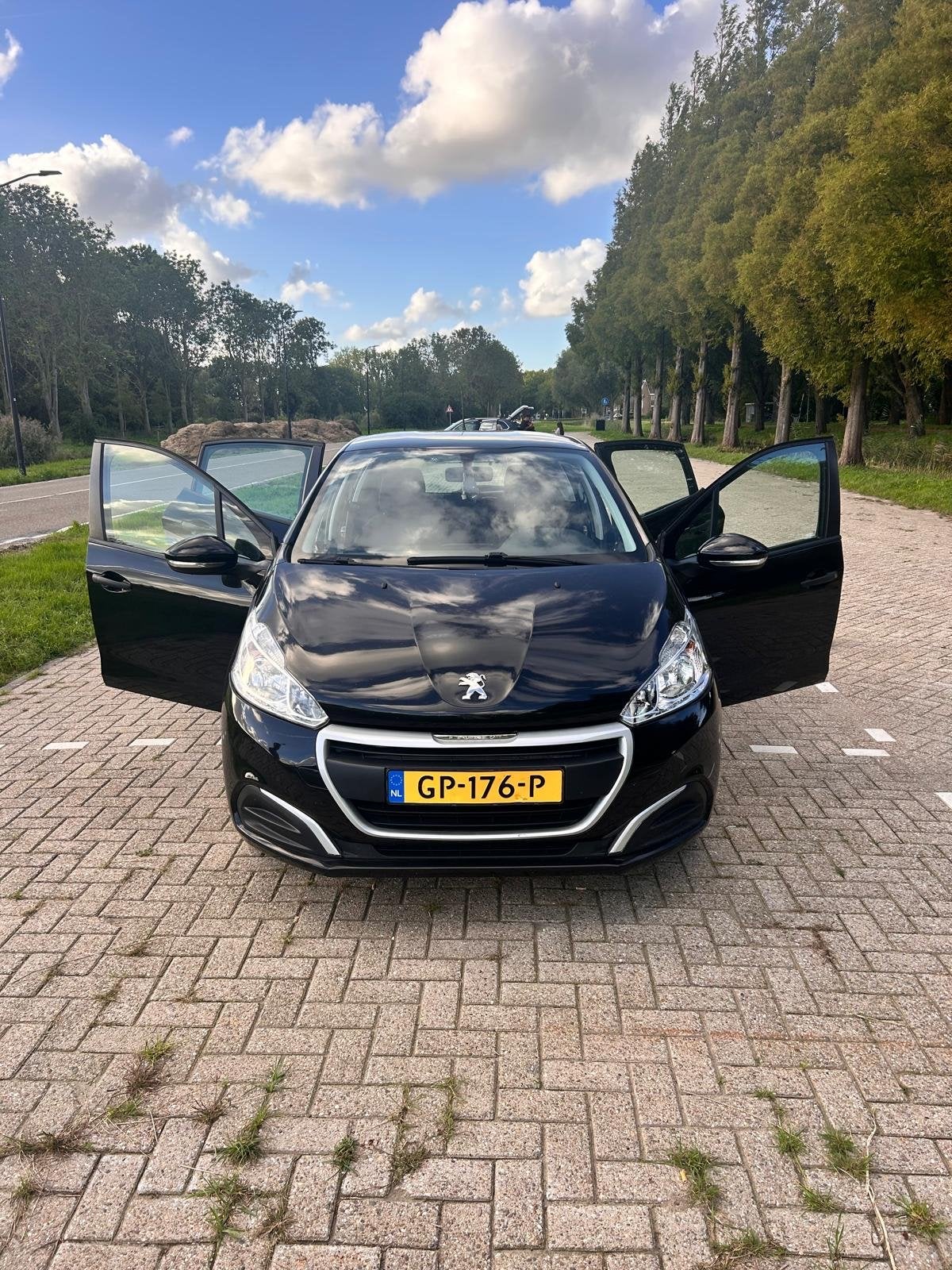 Peugeot 208 1.0 VTI 50KW/68PK 5-D 2015 Zwart, 450 kg, 31 €/maand, Origineel Nederlands, Particulier