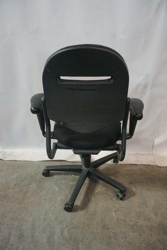Ahrend ergonomische bureaustoel | model 220, Huis en Inrichting, Bureaustoelen, Gebruikt, Zwart, Ophalen of Verzenden, Bureaustoel