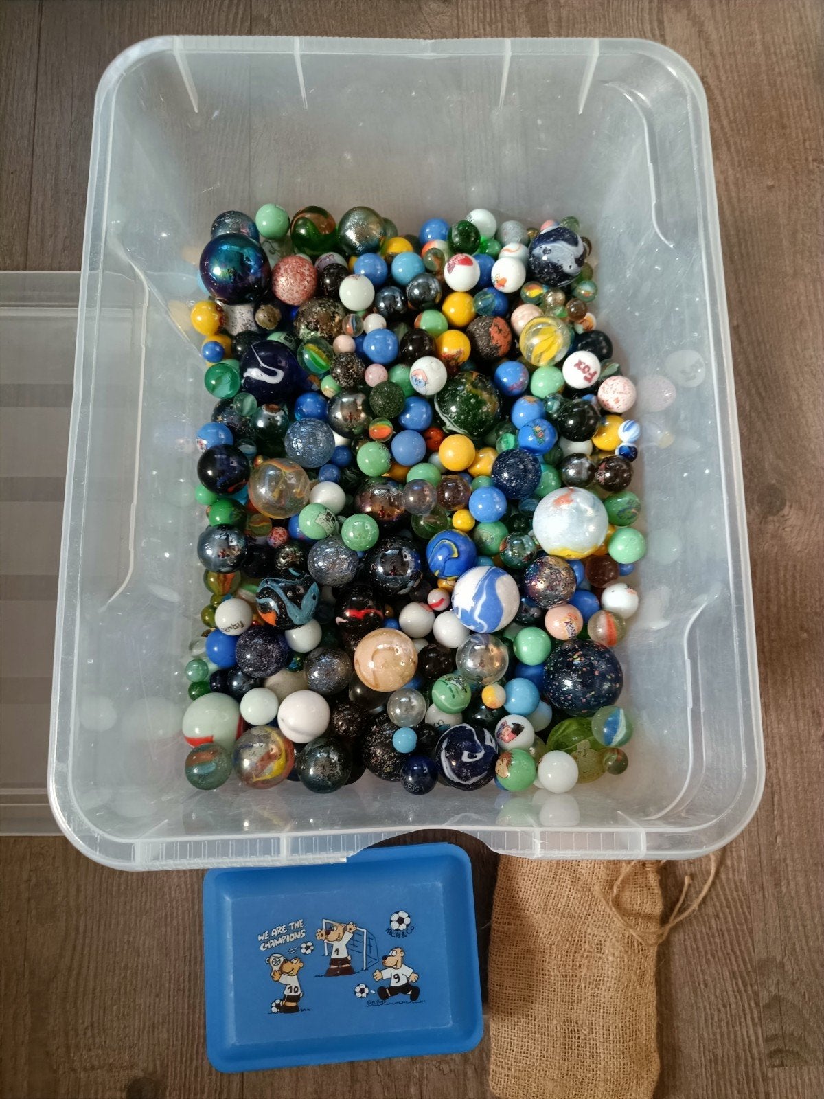 25 kg Knikkers & Bommels met Houten Knikkerbaan (Rood), Ophalen of Verzenden, Gebruikt, Bouwen, Met geluid