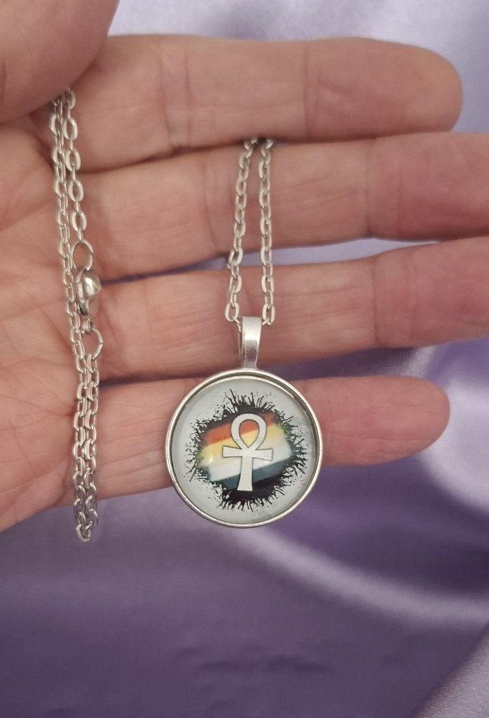 Halskettinkje met Ankh symbool en regenboogvlag, Verzenden, Nieuw, Zilver, Overige materialen