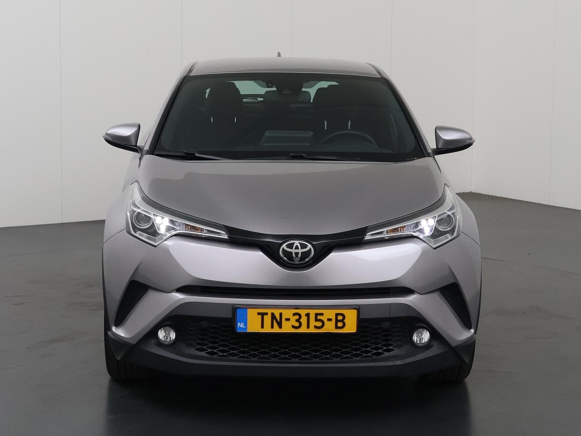 Toyota C-HR 1.2 Urban | Afneembare Trekhaak | Parkeercamera, Auto's, Voorwielaandrijving, Stof, Gebruikt, 4 cilinders