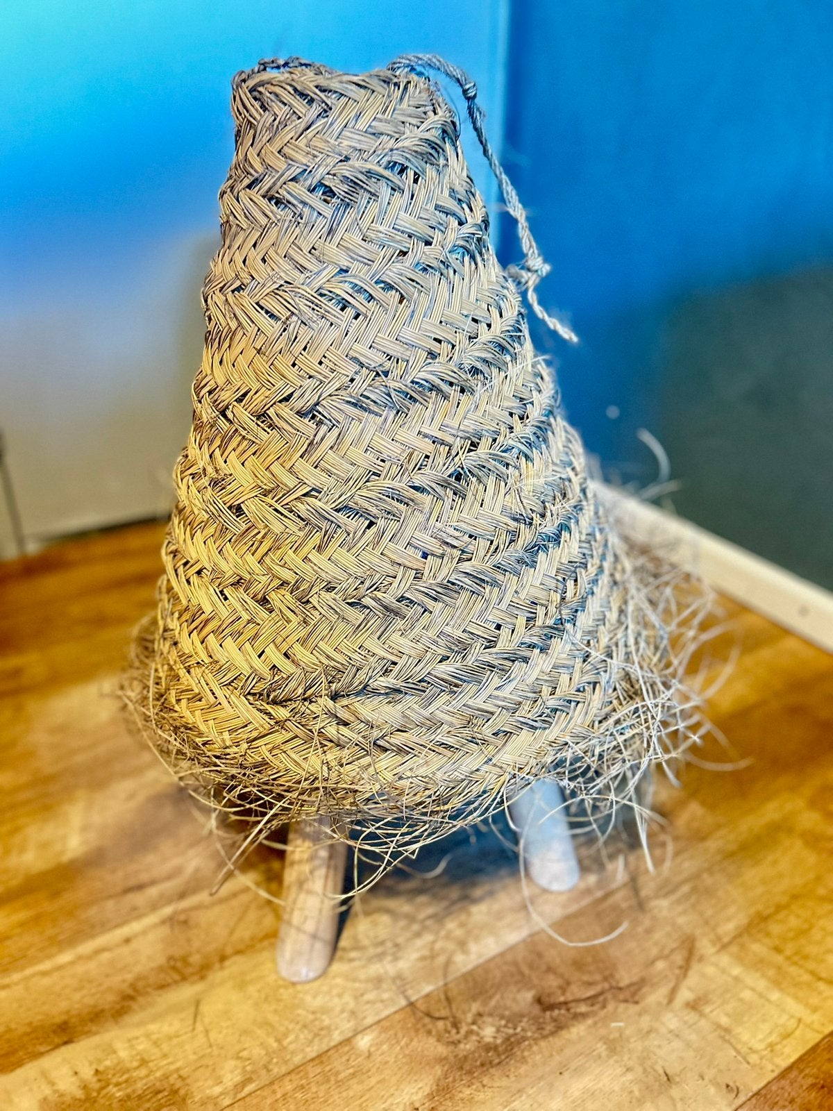 Nieuwe handgeweven hanglamp van natuurlijke materialen, Ophalen of Verzenden, Nieuw, Overige materialen, Boho