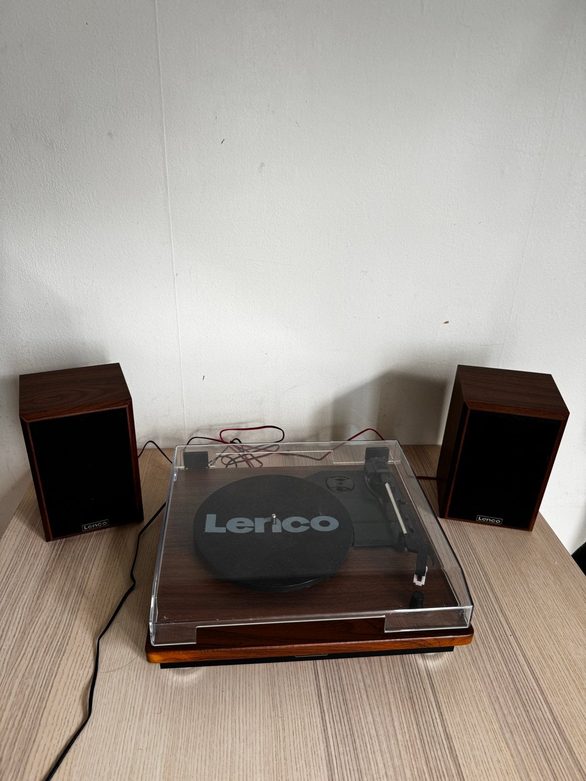 Lenco LS-100WD (V2) Platenspeler met Bluetooth en speakers