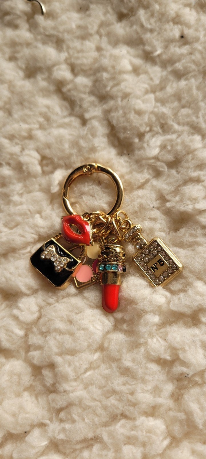 Nieuwe hanger met make-up en parfum bedels, Sieraden, Tassen en Uiterlijk, Overige Accessoires, Ophalen of Verzenden, Nieuw
