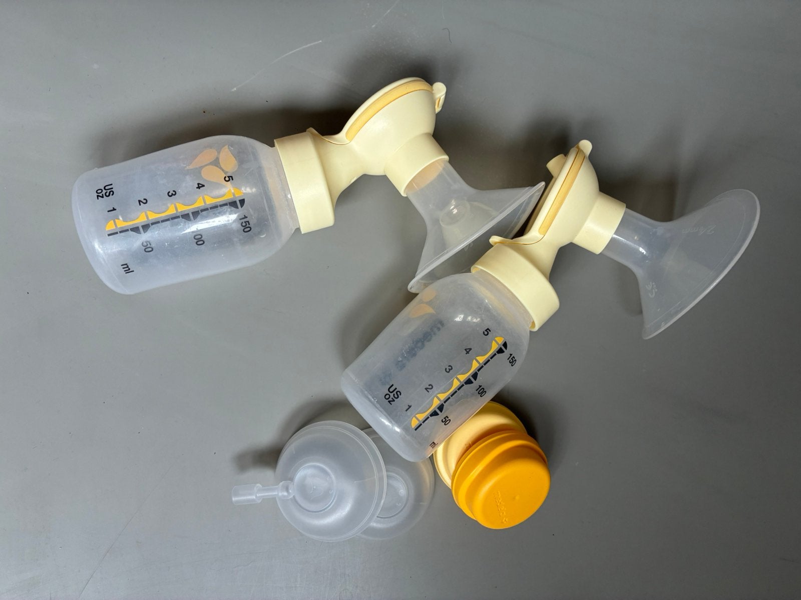 Gratis flesjes met 24 mm schelpen voor medela borstkolf, Ophalen, Gebruikt