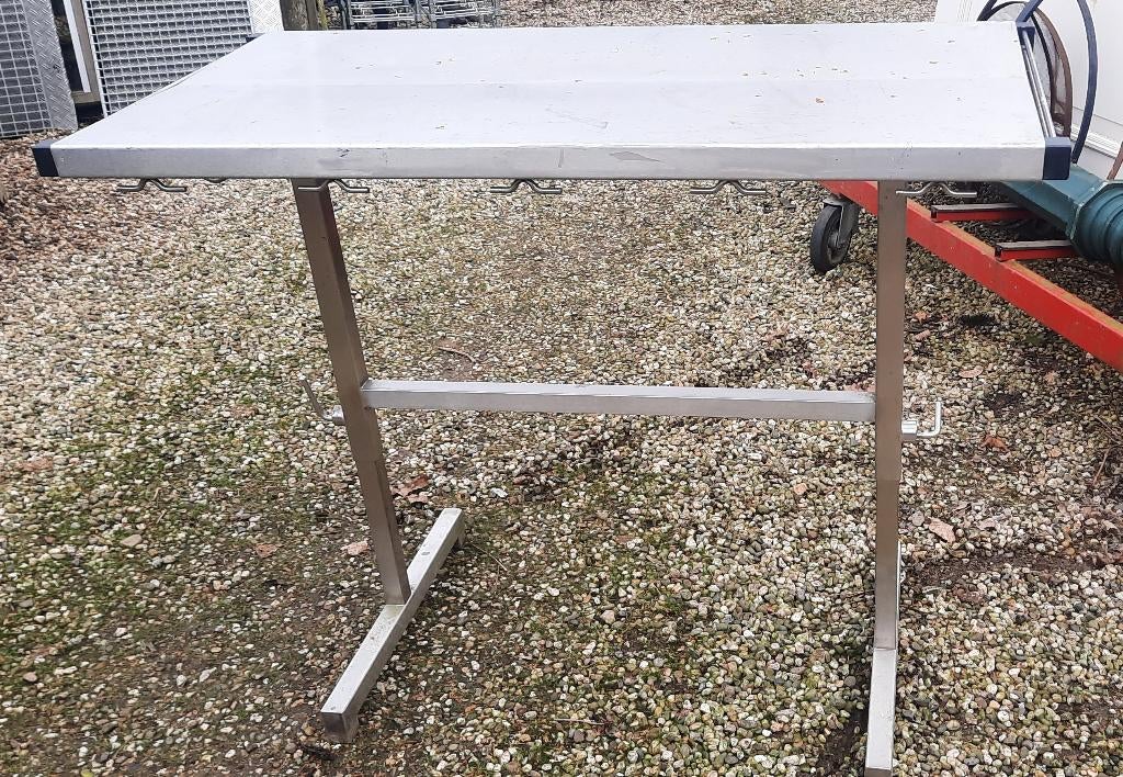 RVS Werktafel in hoogte verstelbaar, Ophalen, Gebruikt, Ameide, Pellikaan
