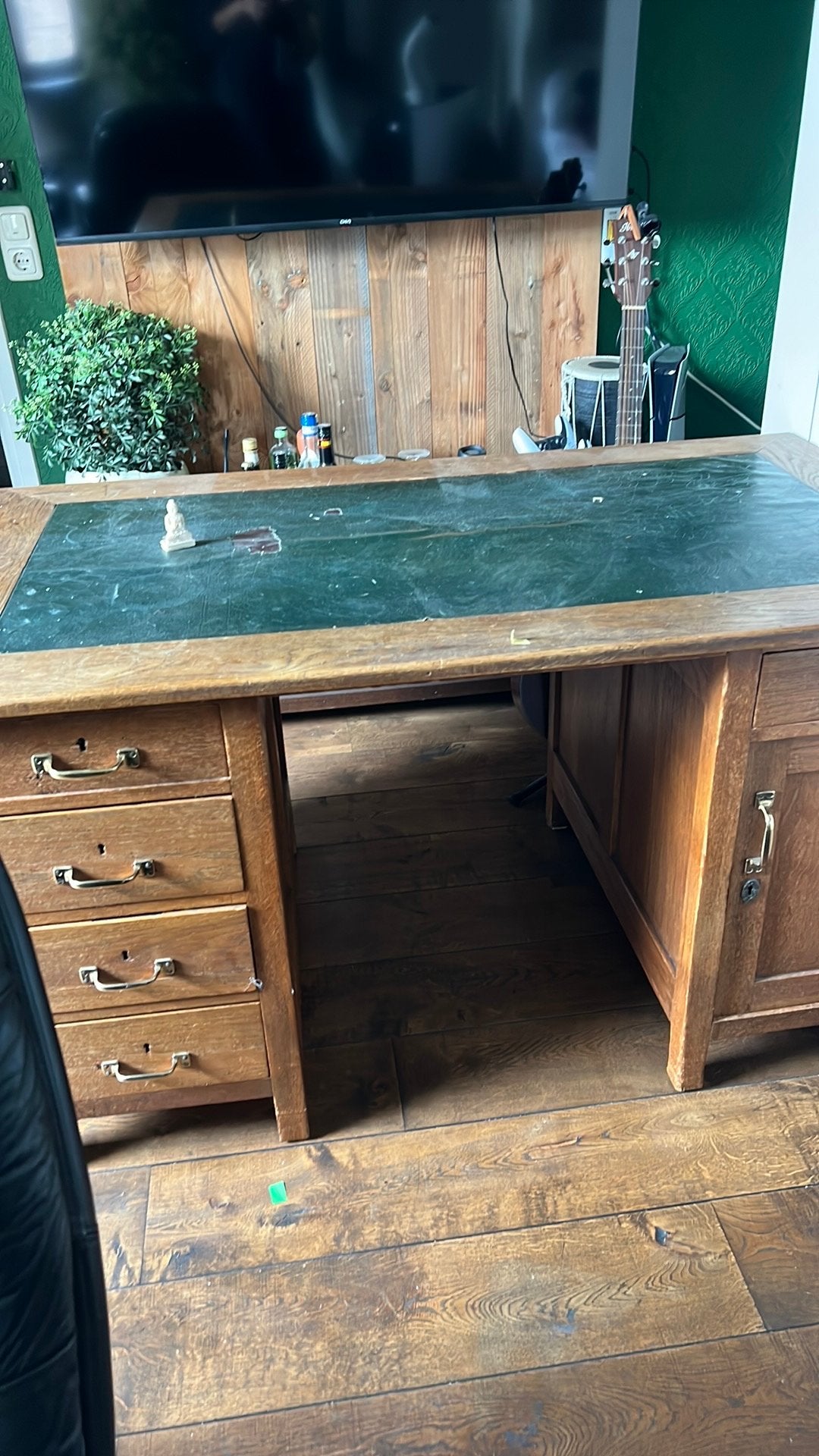 Oude  houten  bureau gratis afhalen, Huis en Inrichting, Bureaus, Ophalen, Zo goed als nieuw