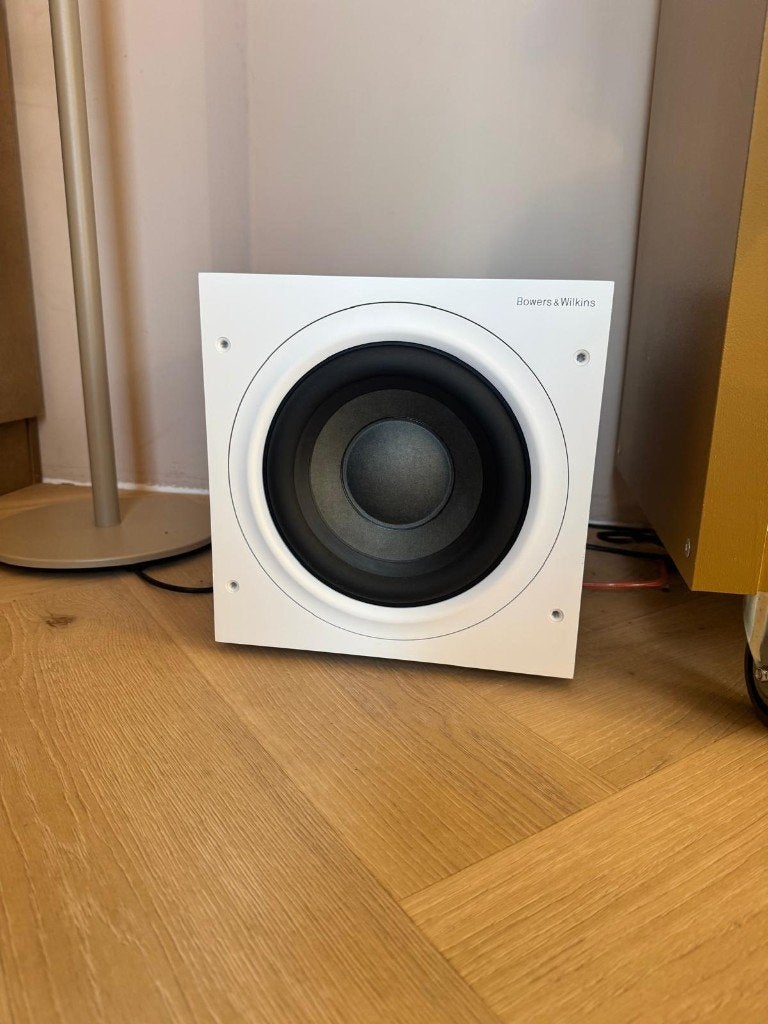 Bowers & Wilkins ASW608 Subwoofer in wit - Nwstaat, 150 watt of meer, Subwoofer, Ophalen of Verzenden, Zo goed als nieuw