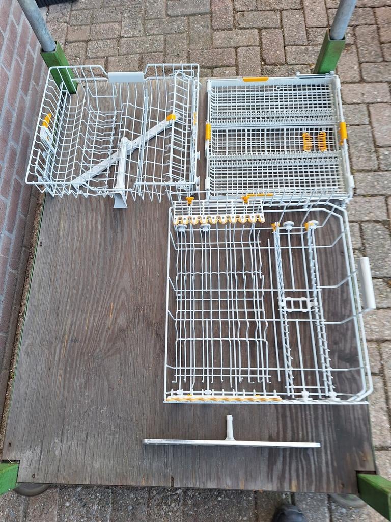 Binnenkant miele  afwasmachine 3rekken eb 2 sproeiarmen, Ophalen of Verzenden