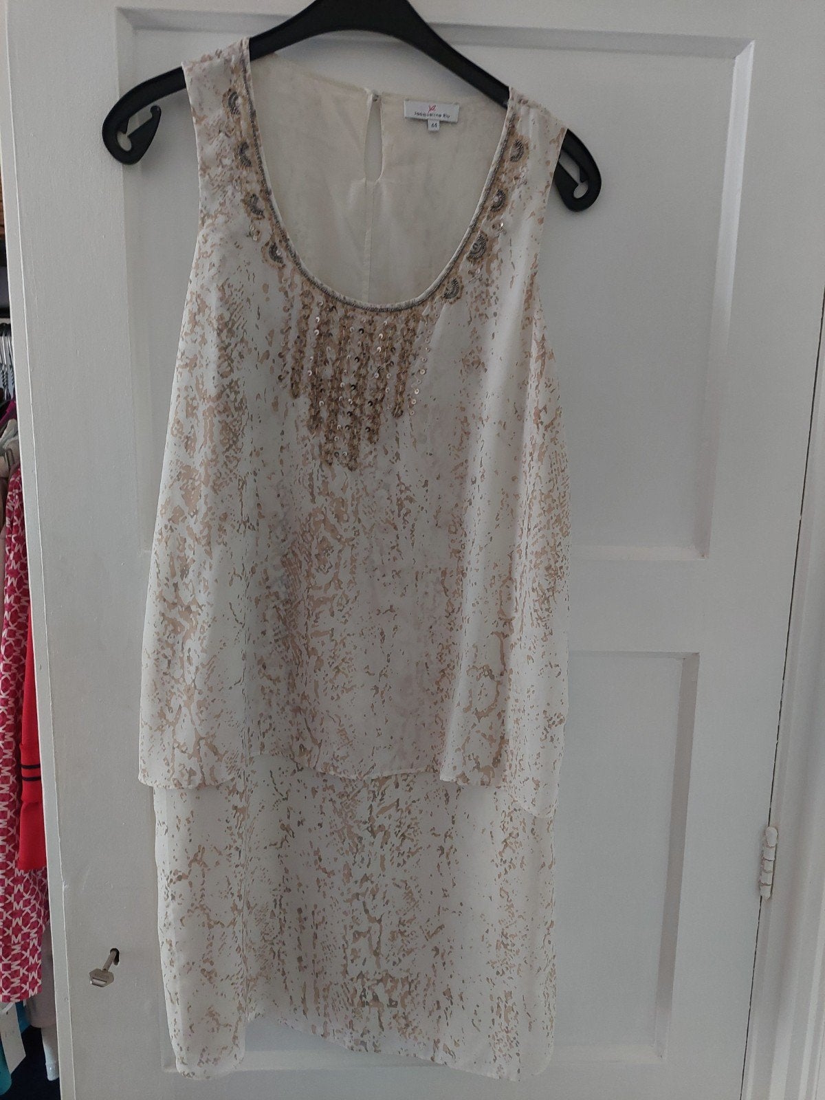 Jacqueline Riu jurk maat 44, Kleding | Dames, Ophalen, Beige, Maat 42/44 (L), Zo goed als nieuw
