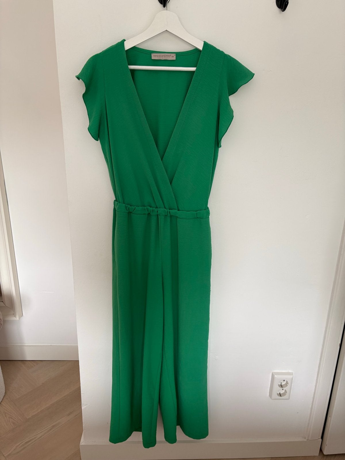 Groene jumpsuit Rinascimento, maat XS, lengte 130 cm, Ophalen of Verzenden, Gedragen, Maat 34 (XS) of kleiner, Groen