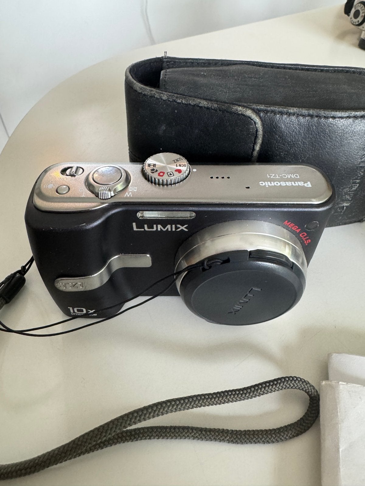 Panasonic DMC TZ1 met tasje, oplader en 2 batterijen, Gebruikt, Panasonic, Beeldstabilisatie, Ophalen of Verzenden