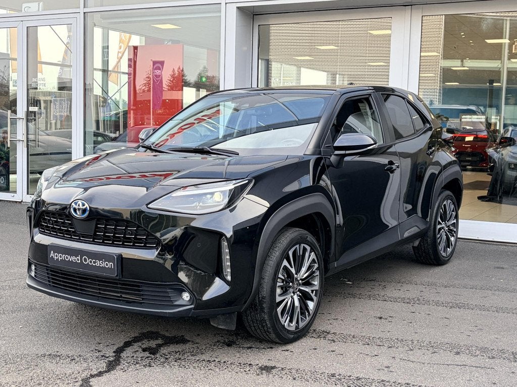 Toyota Yaris Cross 1.5 Hybrid Executive 18 inch | Panoramada, Auto's, Toyota, Gebruikt, Zwart, Bedrijf, 3 cilinders