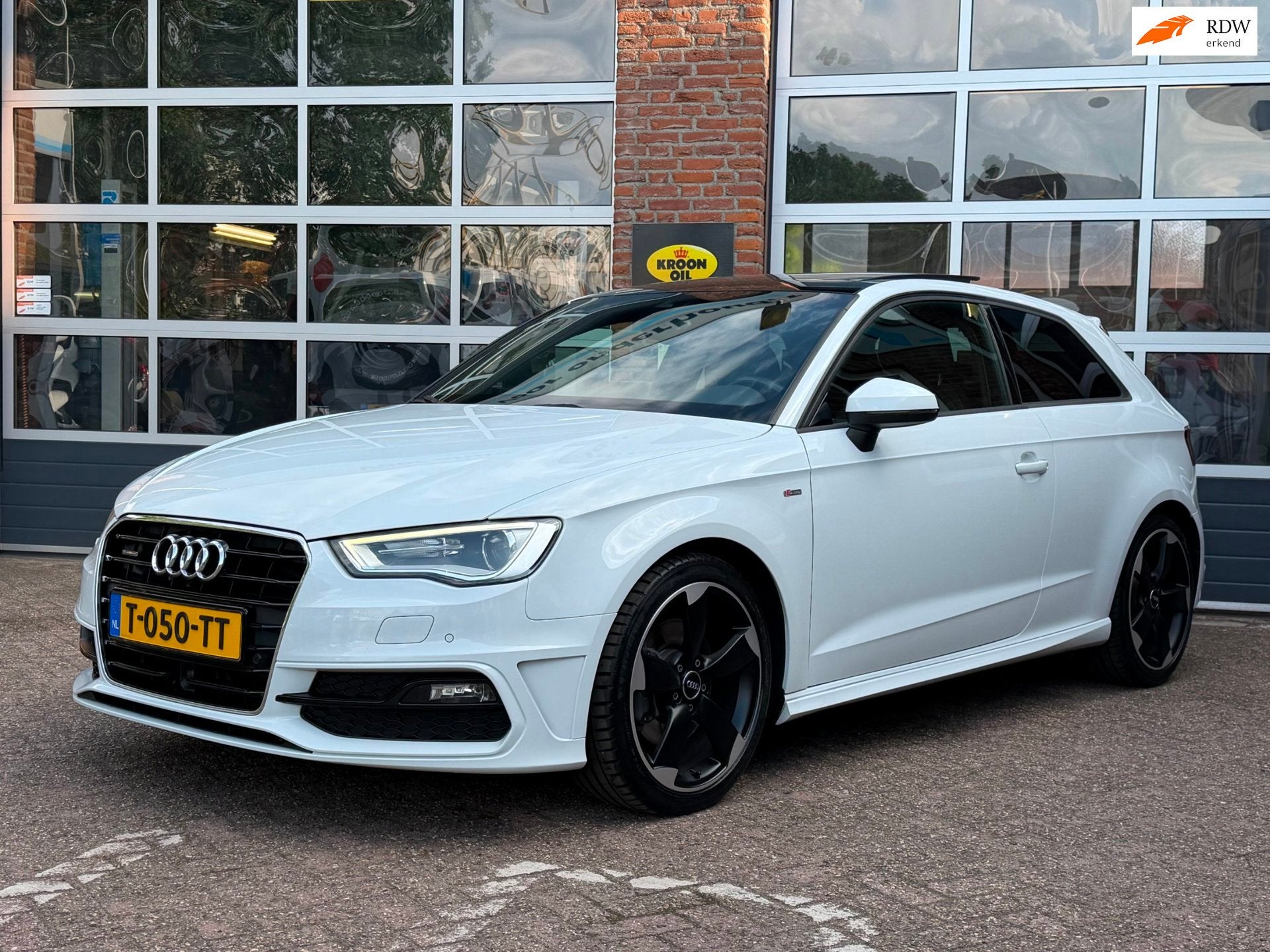 Audi A3 1.8 TFSI quattro Ambition Pro Line S, panodak, navi,, Auto's, Automaat, Euro 5, Gebruikt, Zwart