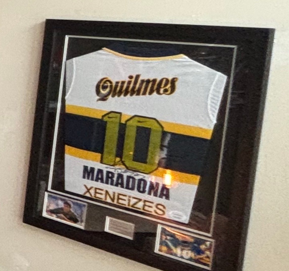 Ingelijst Maradona Boca Juniors shirt - Quilmes #10, Ophalen of Verzenden, Zo goed als nieuw, Shirt