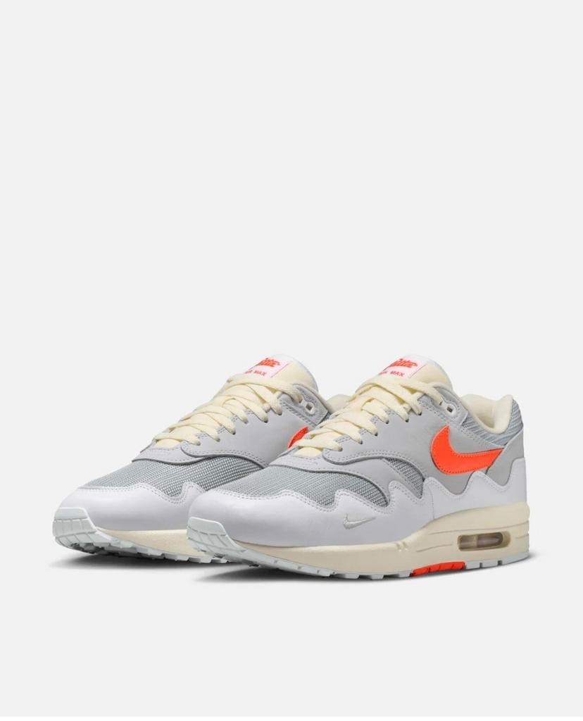 Patta X Nike Air Max 1 (White/Hyper Crimson-Pure Platinum), Kleding | Heren, Schoenen, Wit, Nike, Nieuw, Ophalen of Verzenden