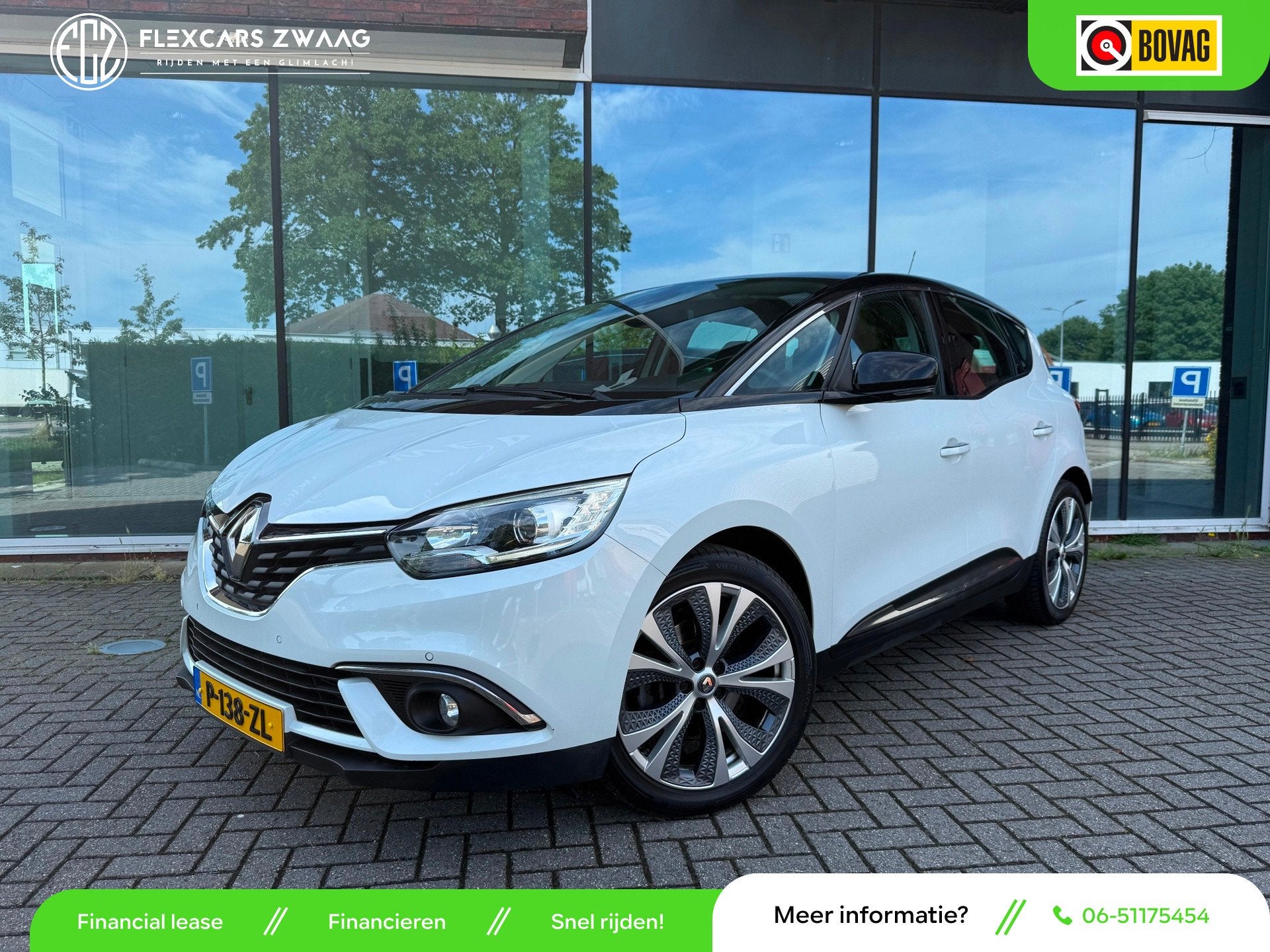 Renault Scénic 1.3 TCe Intens - Automaat - Navi groot - Tre, Auto's, Renault, Gebruikt, 4 cilinders, 1850 kg, Leder en Stof