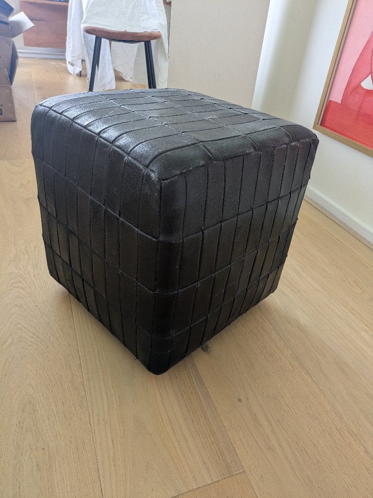 Vintage leren poef zwart, Minder dan 50 cm, Vierkant, Ophalen of Verzenden, Zo goed als nieuw