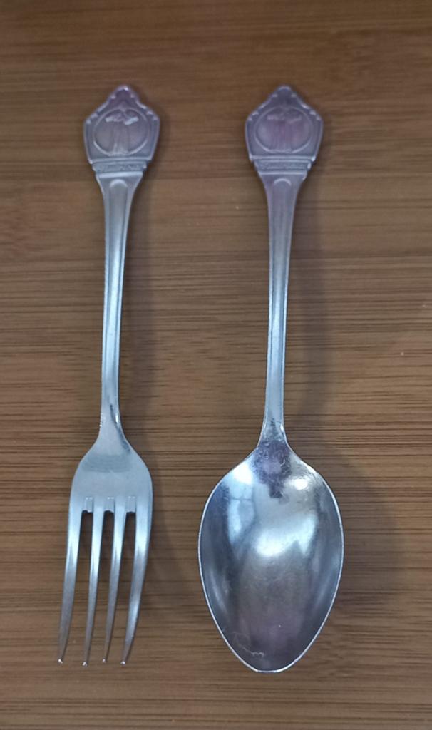 Leuk vintage kinderbestekje van Nutricia, lepel en vork, Ophalen of Verzenden