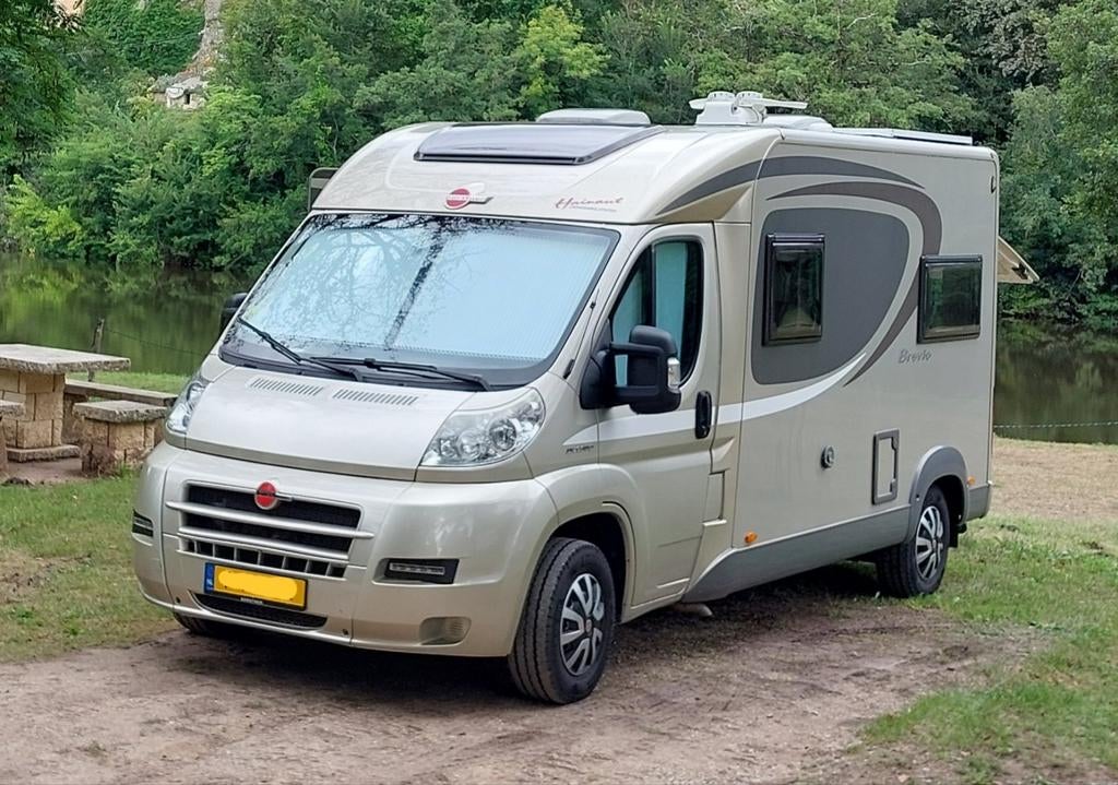 Compacte Burstner Brevio T605 Camper - Euro 5 (bj, 2015), Caravans en Kamperen, Campers, Fiat, Koelkast, Treinzit, Tot en met 3