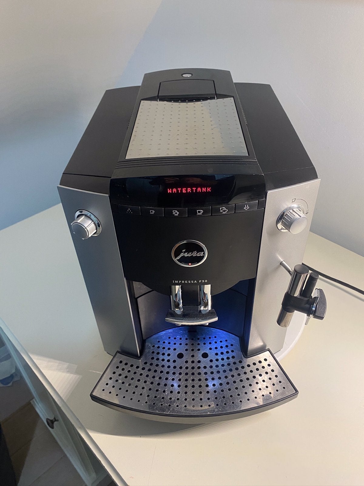 Jura Impressa F50 refurbished, Witgoed en Apparatuur, Koffiezetapparaten, Ophalen of Verzenden, Zo goed als nieuw, Koffiemachine