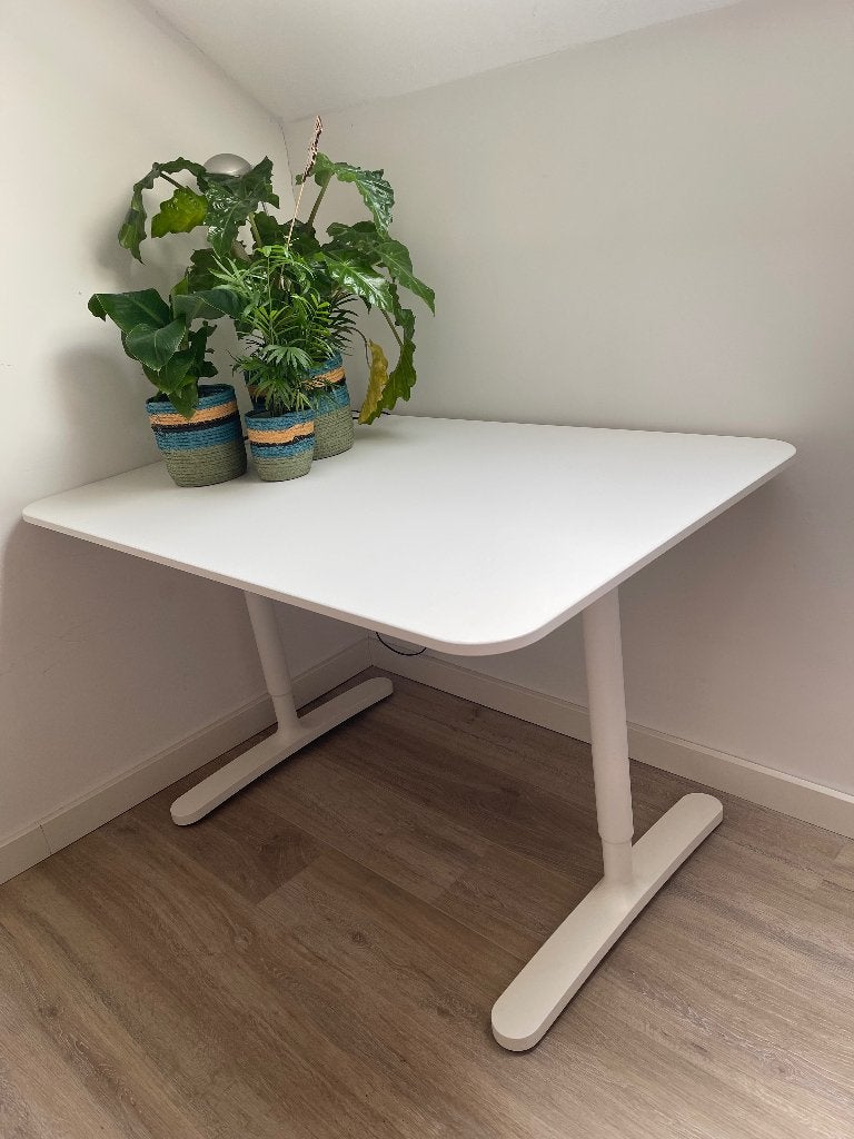 IKEA Bekant bureau, Huis en Inrichting, Ophalen, Zo goed als nieuw