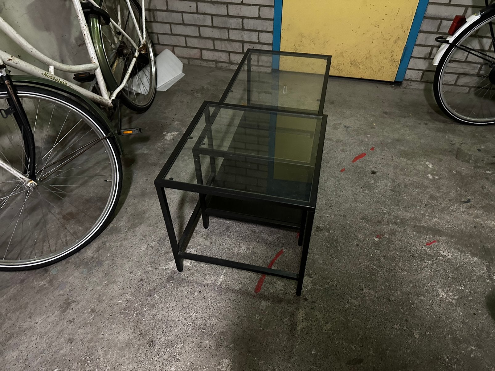 Gratis afhalen amsterdam oost - bijzettafel, Ophalen, Gebruikt