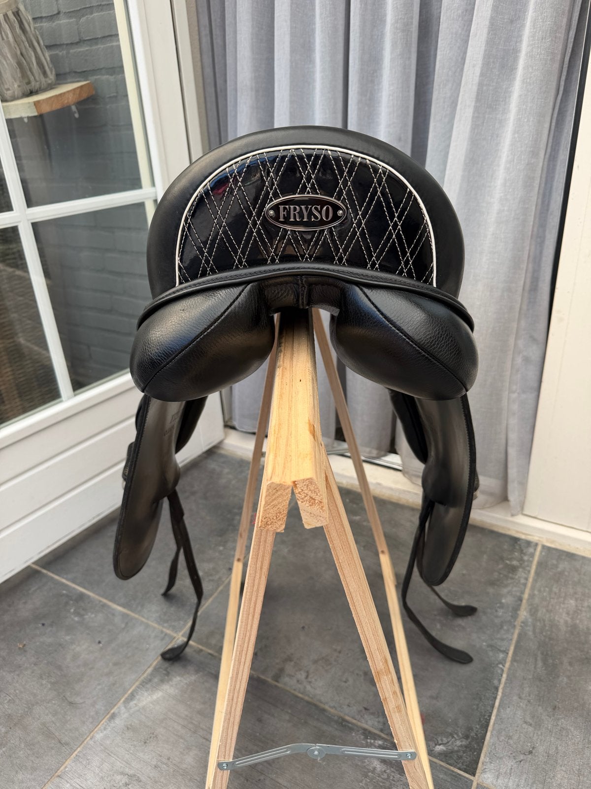 Te koop fryso zadel, Dieren en Toebehoren, Paarden en Pony's | Zadels, Ophalen of Verzenden, Zo goed als nieuw, Dressuur